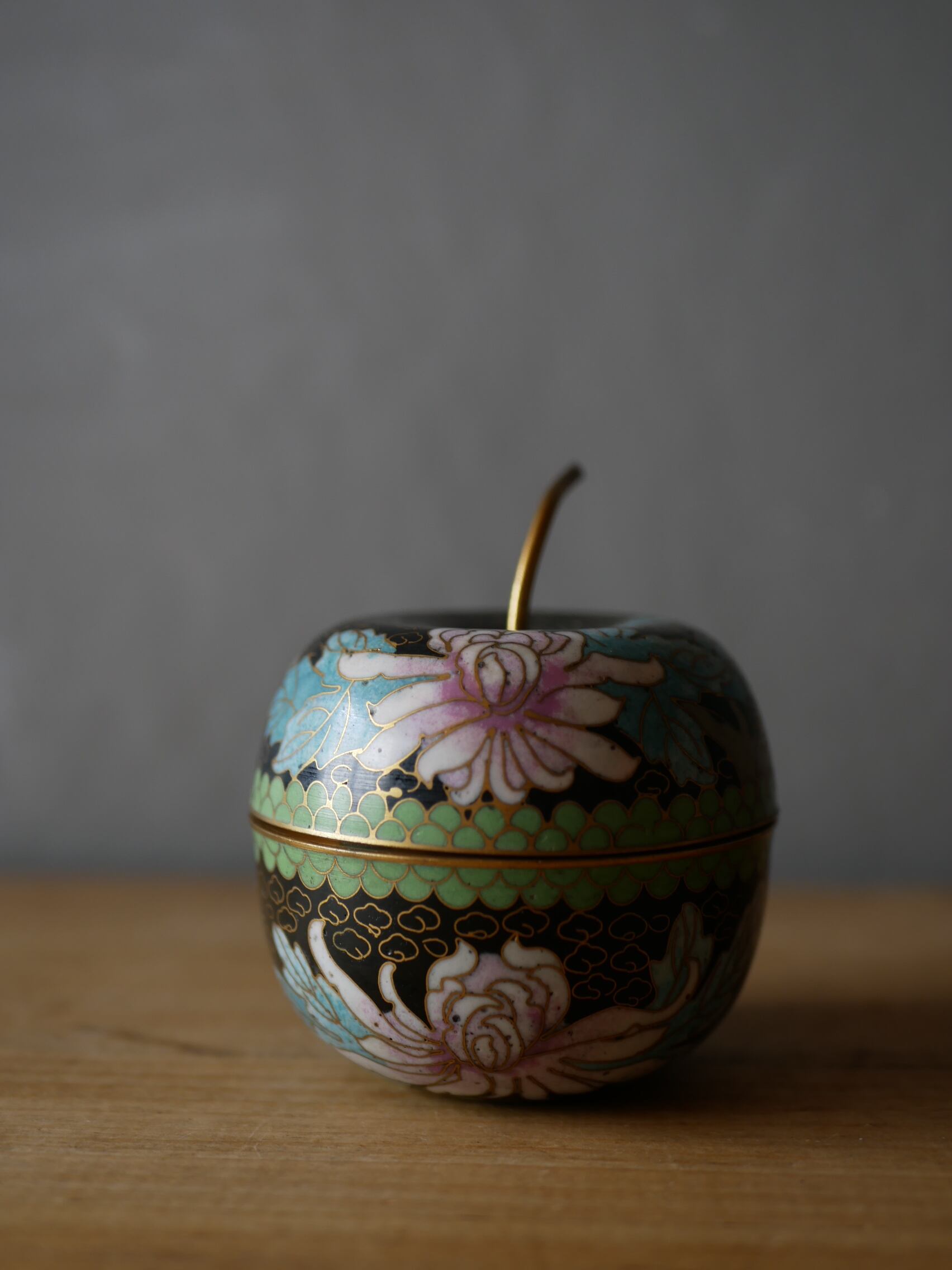 エマイユ りんご フランスアンティーク ブロカントのある暮らし