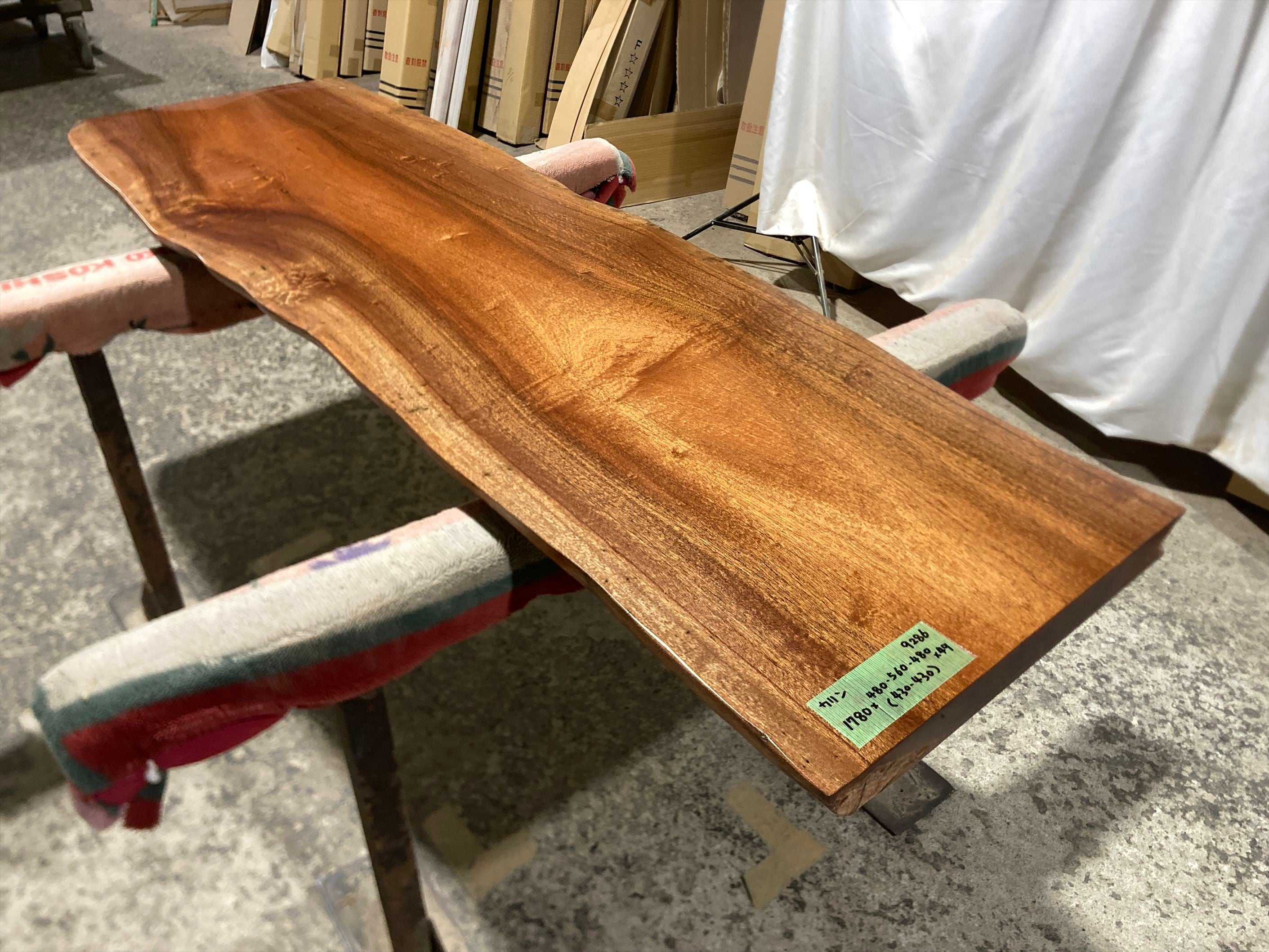 デスク | 銘木無垢材一枚板の来宝綜合銘木工業株式会社