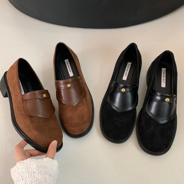 round toe retro loafers