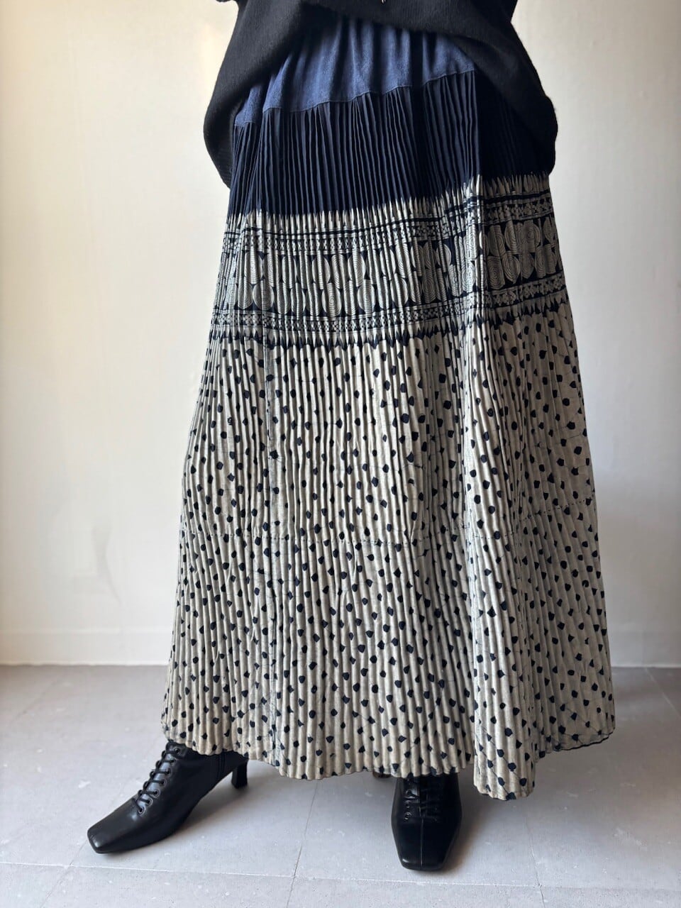 プイ族スカート 073 ロング ろうけつ染め 藍染布 bamiオリジナル