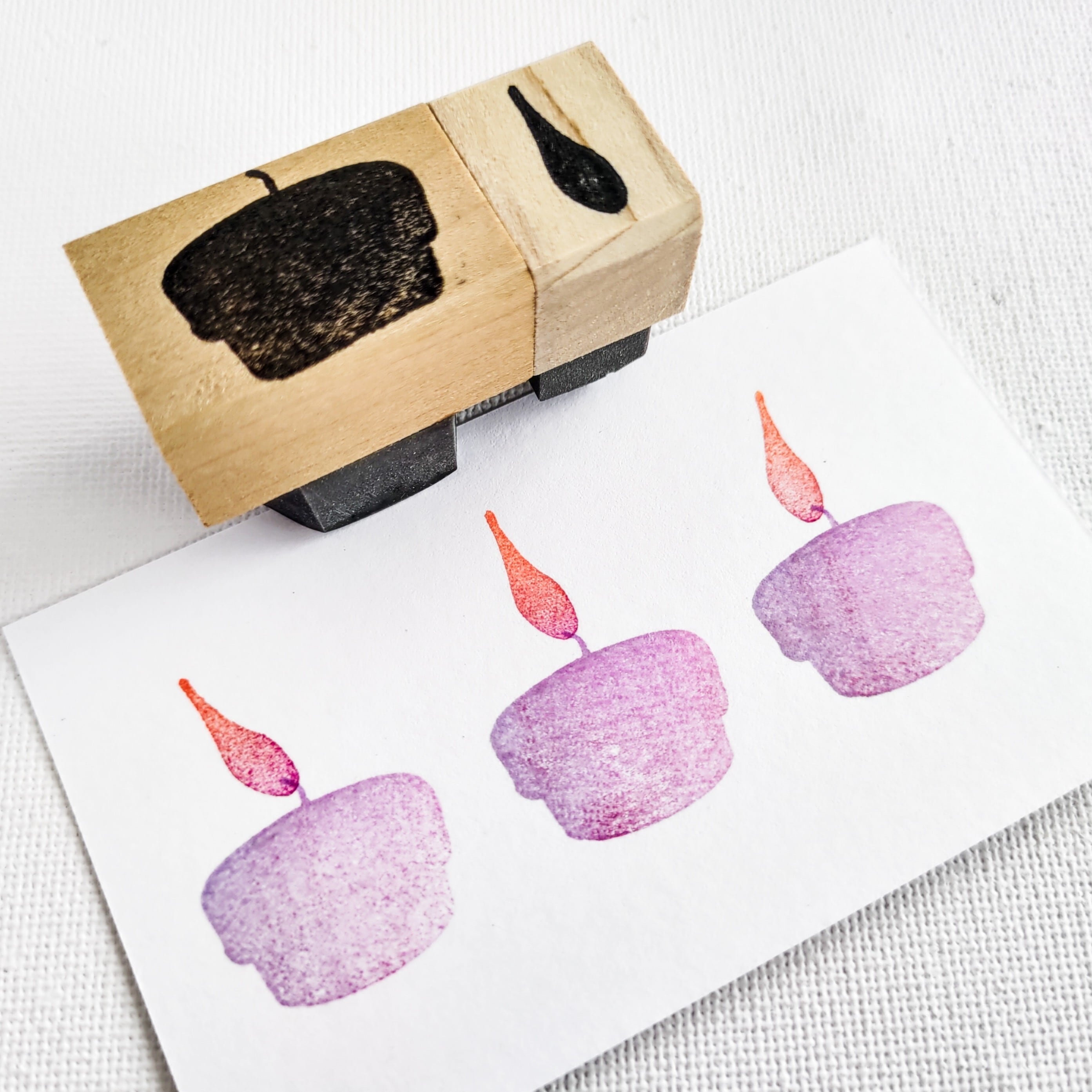 アロマキャンドルとゆらめく炎