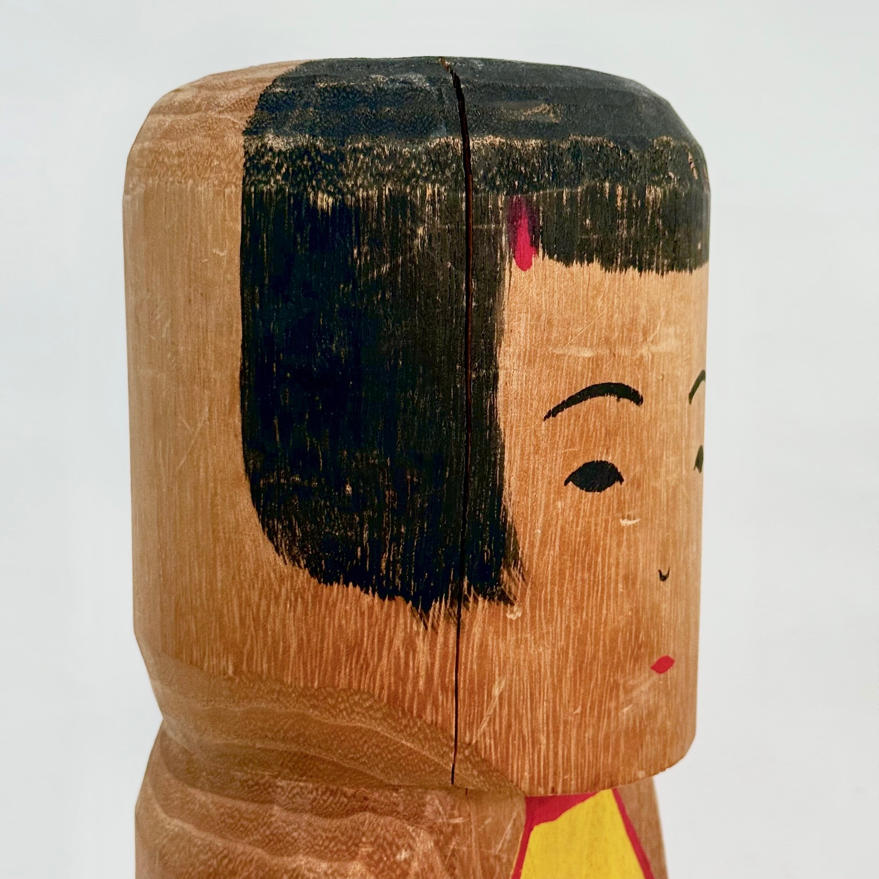 支援金付き/伝統木人形「おきんじょ」ハンカチ付き(特大58cm)