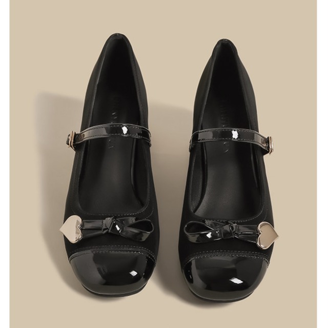 strap with ribbon heart motif round toe pumps m0261