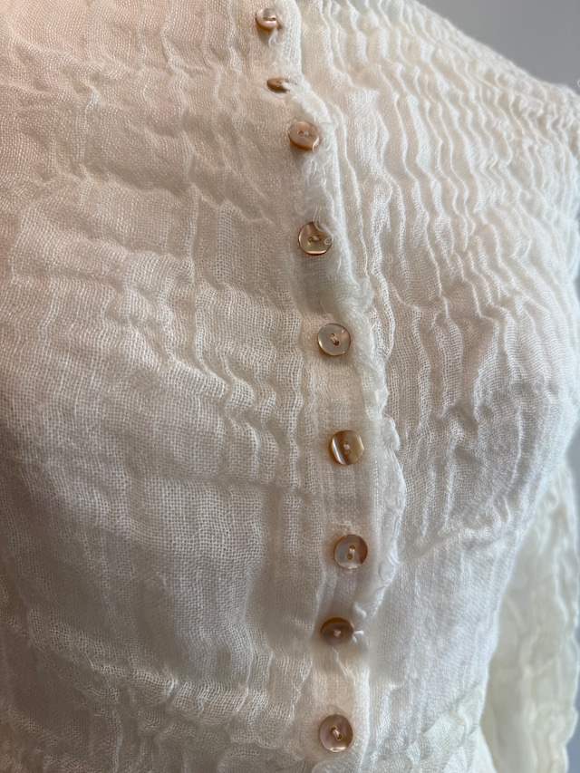 ERiKOKATORi/EK11-1-4 wool linen gauze highneck top Ivory