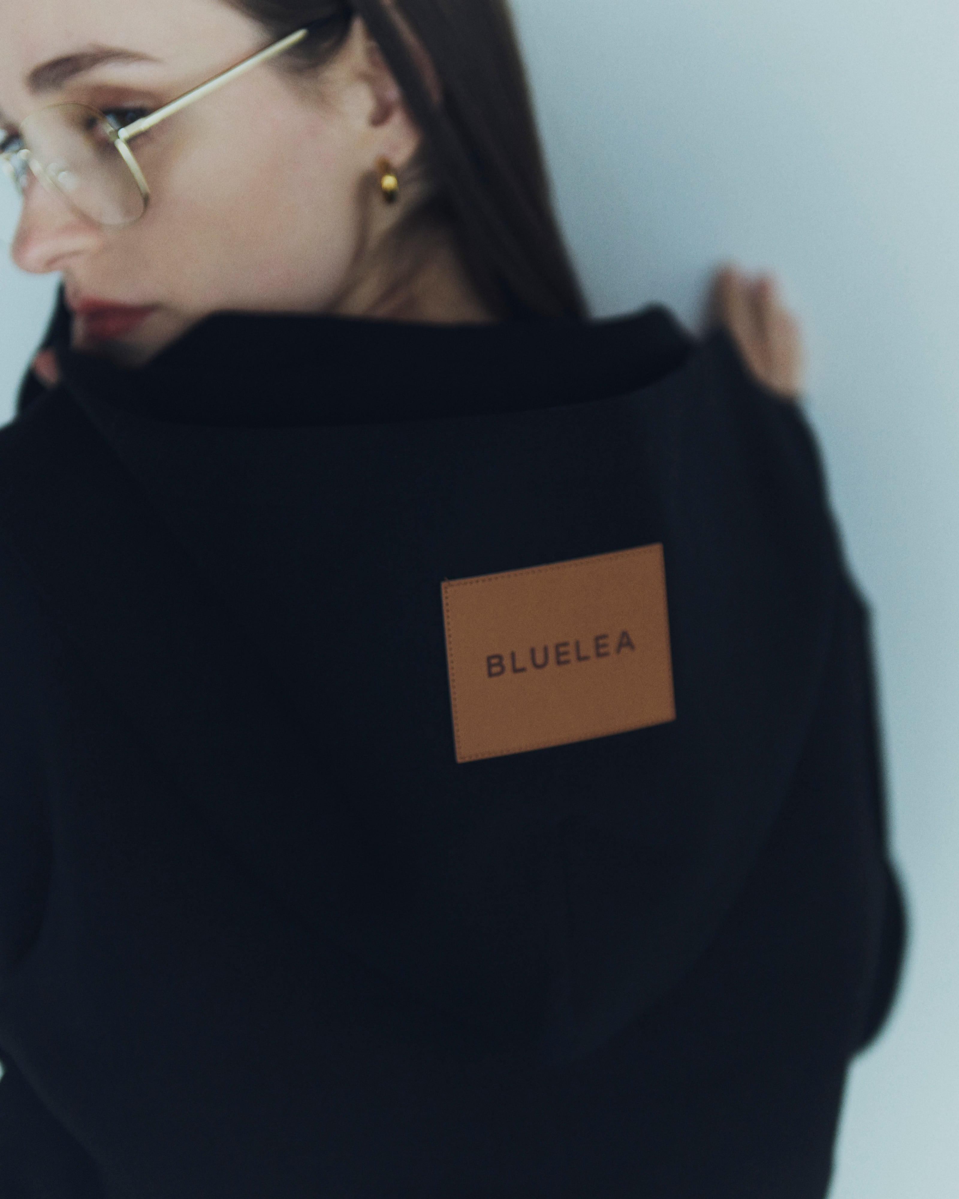 Leather trimmed rattan bucket bag | Bluelea