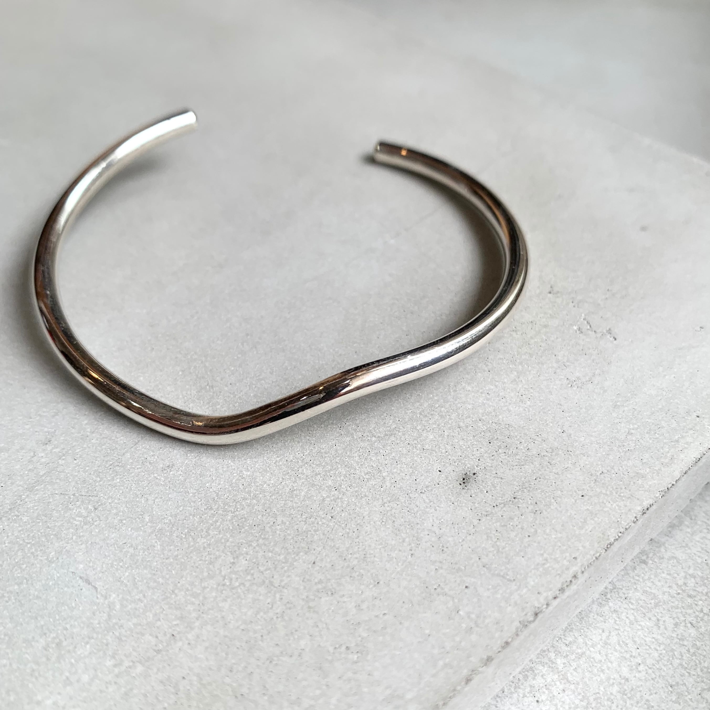<silver> coral bangle / round / 3mm