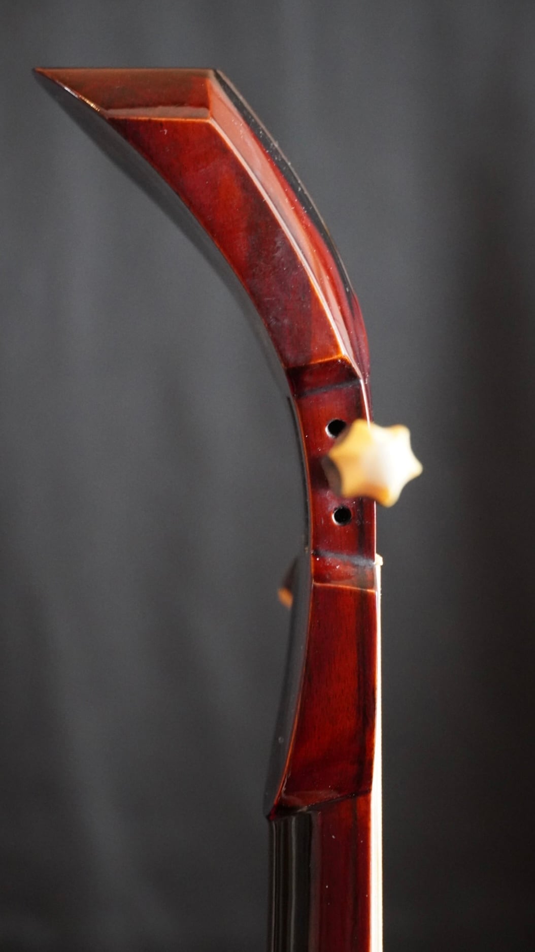 二度と出ない超貴重作です※名工銘苅氏師匠仲本三味線店作 知念大工型