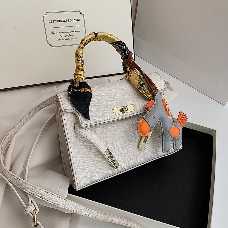 小さなバッグハンドバッグ2020人気の新しいトレンディなファッションワイルドワンショルダーメッセンジャーバッグネット赤レディースポータブルケリーバッグ Tiancai_Wing_Bag6516460