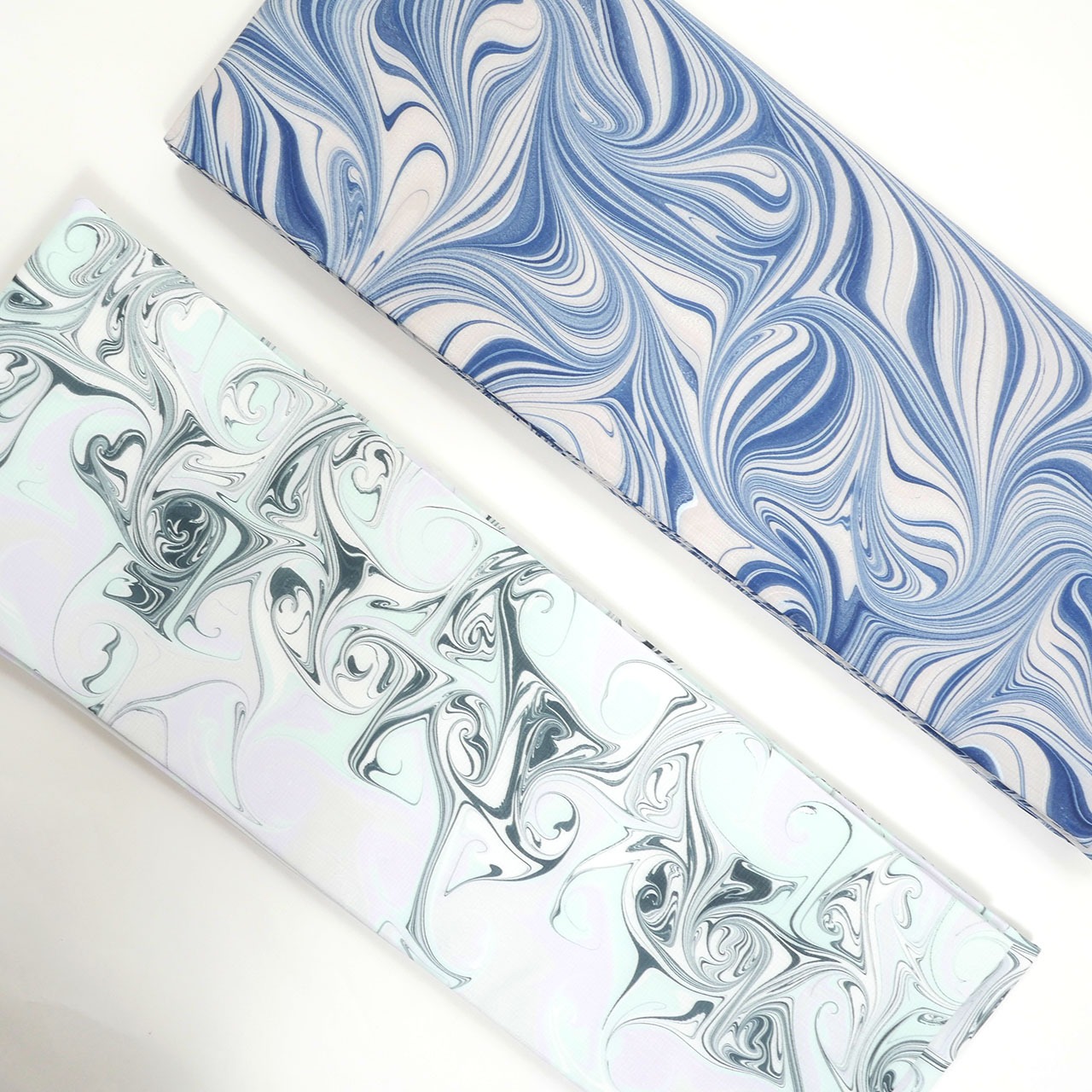 ペールトーン×ソフトブラックの半巾帯