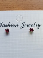 ルビーの925silverキラキラピアス 送料無料