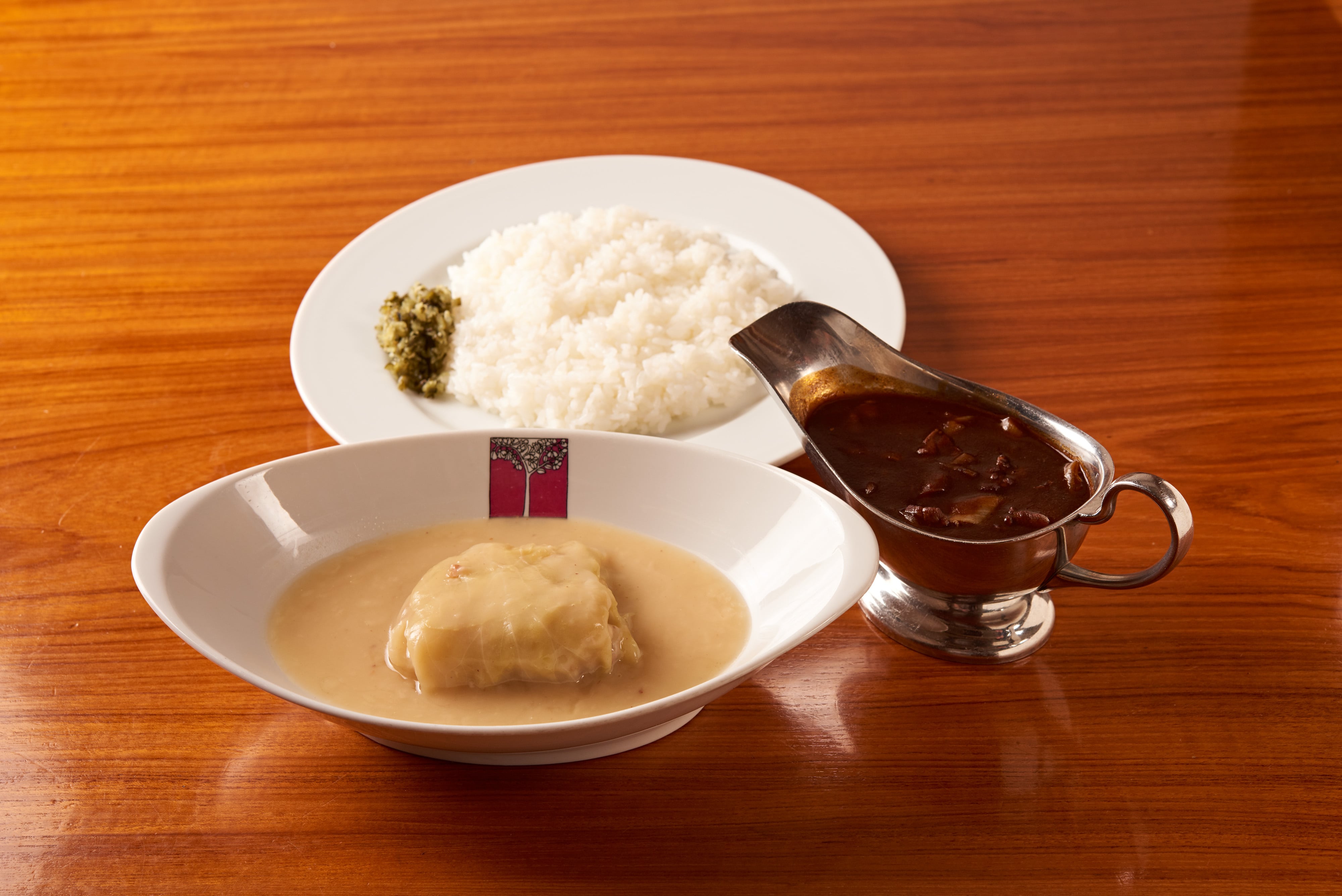 「和牛モモ肉のハヤシソース」×2個と「ロールキャベツ」×3個　組合せ　洋食-online-shop「東京アカシア」
