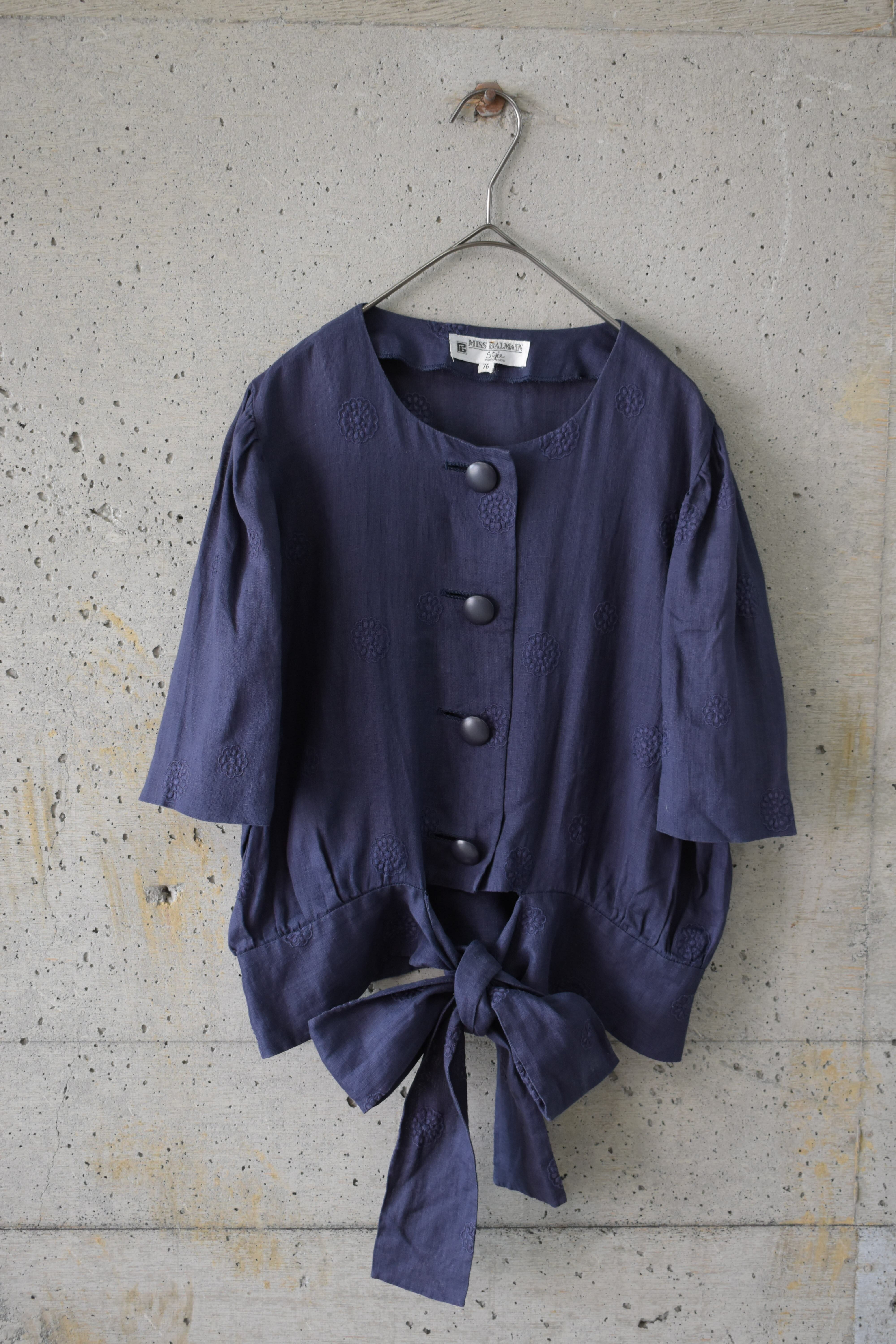 Tie-up ribbon blouse
