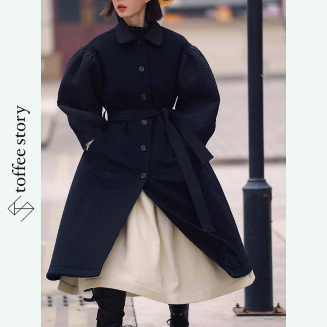 黒花キルティングに影を纏うパフスリーブロングコート《W0225》