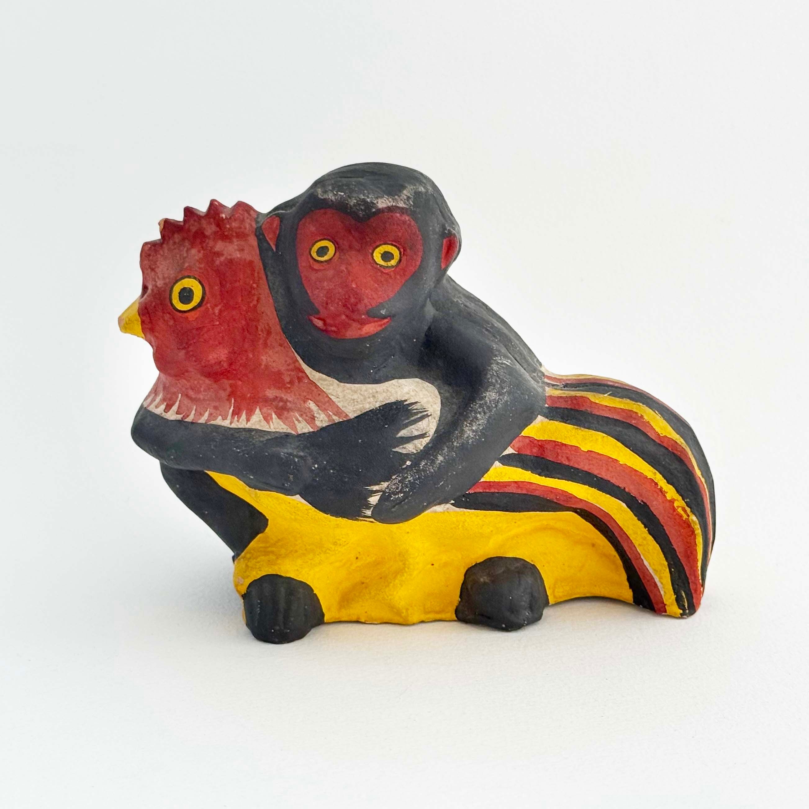 古賀人形 鶏抱き猿 | kokeshka