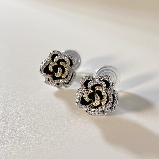 Rose motif earrings　B294