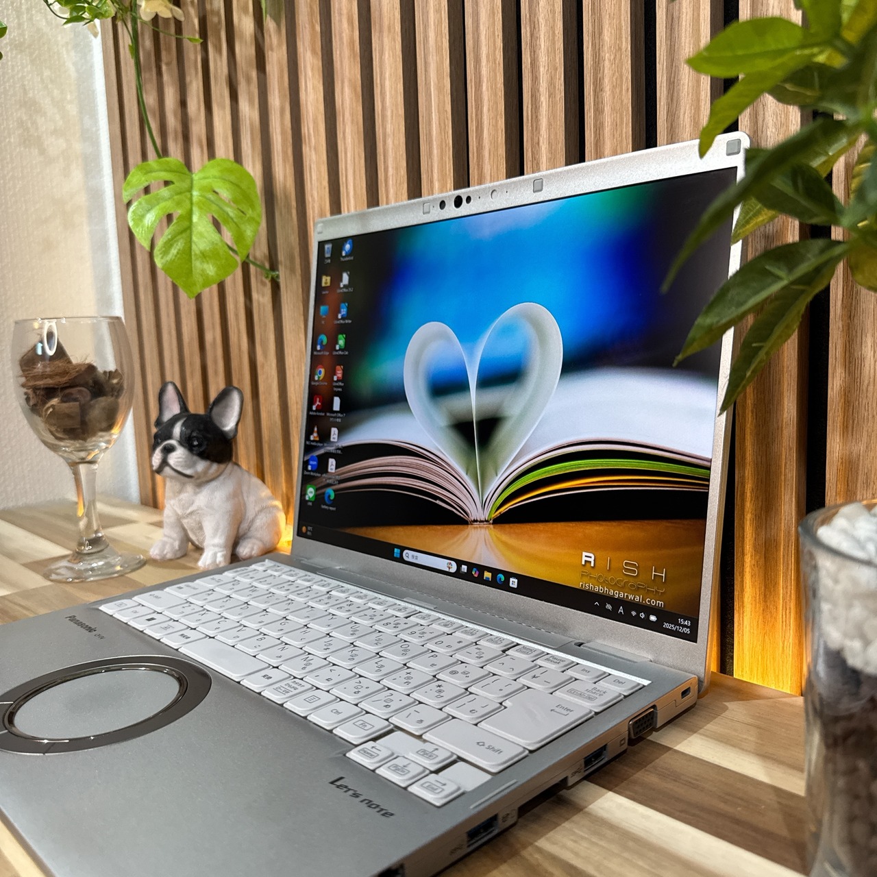 \ 公式ショップ限定価格❣️/ 2K高画質《超軽量》Panasonic Let's note FV1 第11世代 メモリ16GB SSD256GB ノートパソコン 安心サポート&3ヶ月保証付き