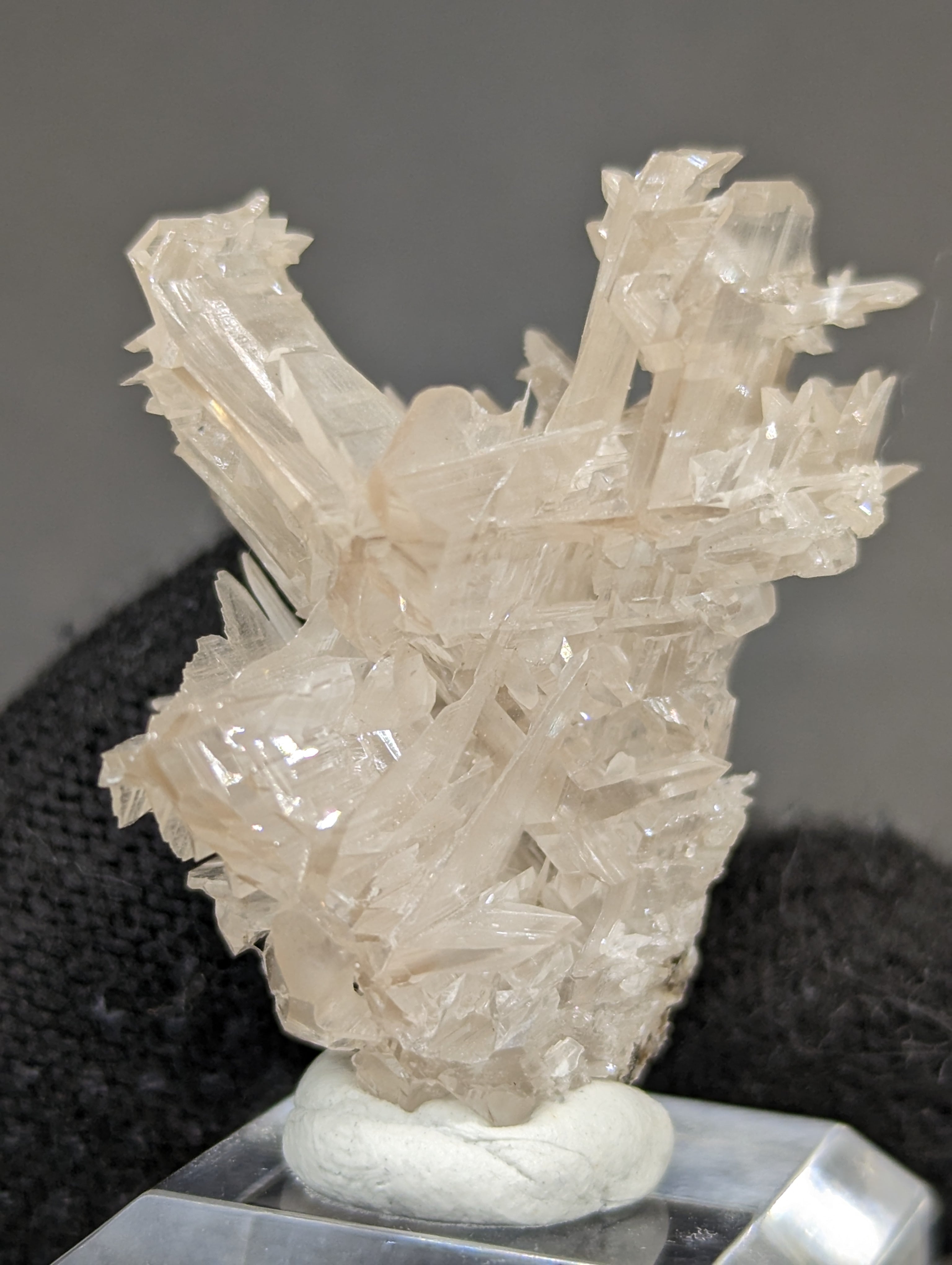 イラン スノーフレークセルサイト A767 天然石 原石 鉱物標本 鉱石 白鉛鉱-