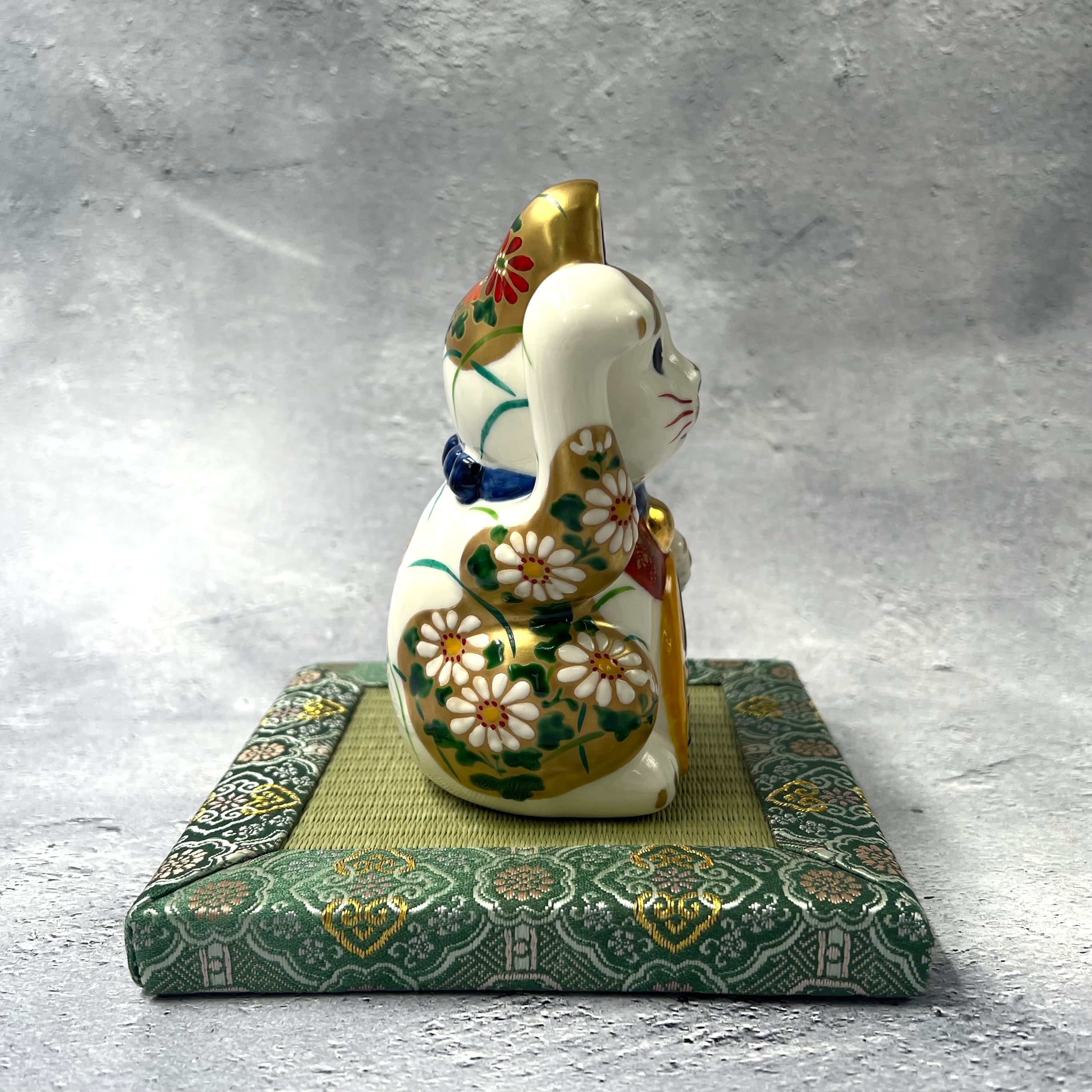 新作】-招き猫- 白×金地 竹 小菊 開運 | 京焼 陶あん ➖新作 新作】-招き猫- 白×金地 竹 小菊 開運 | 京焼 陶あん ➖新作