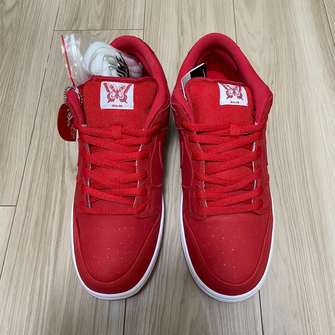 ×GIRLS DON'T CRY SB DUNK LOW PRO QS RED