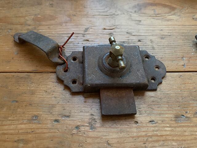 シックな雰囲気のラッチ / スライドロック(A)フレンチアンティーク