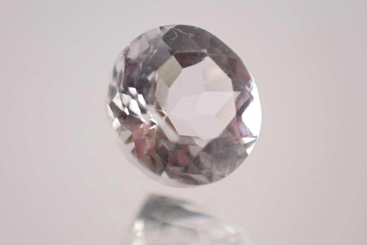ホワイトトパーズ(簡易ソーティング付)　0.878ct　[D9-135]