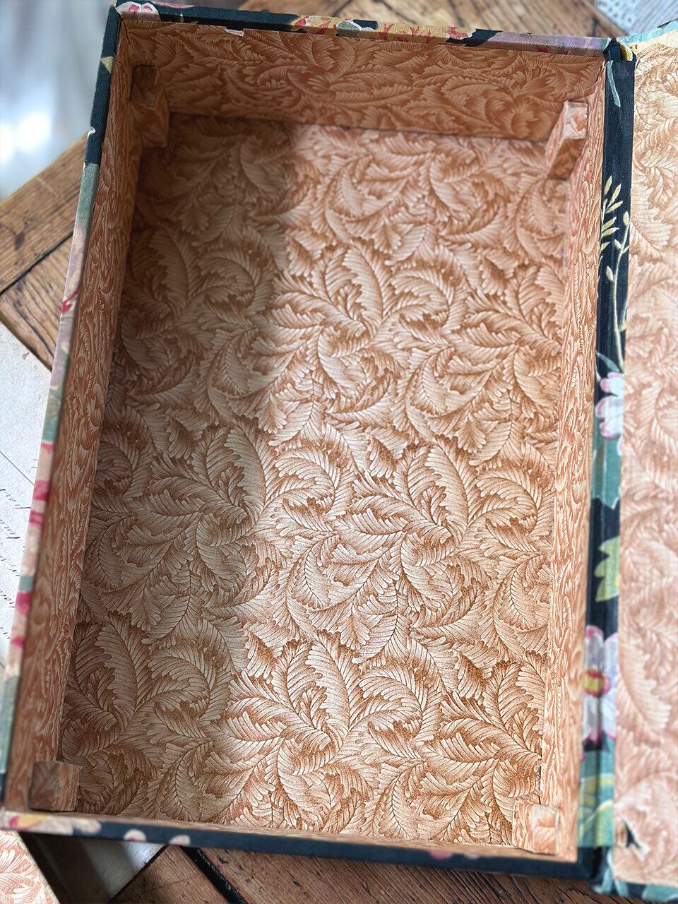2段式カルトナージュ ブラック×フラワー | Brocante de La Cocotte