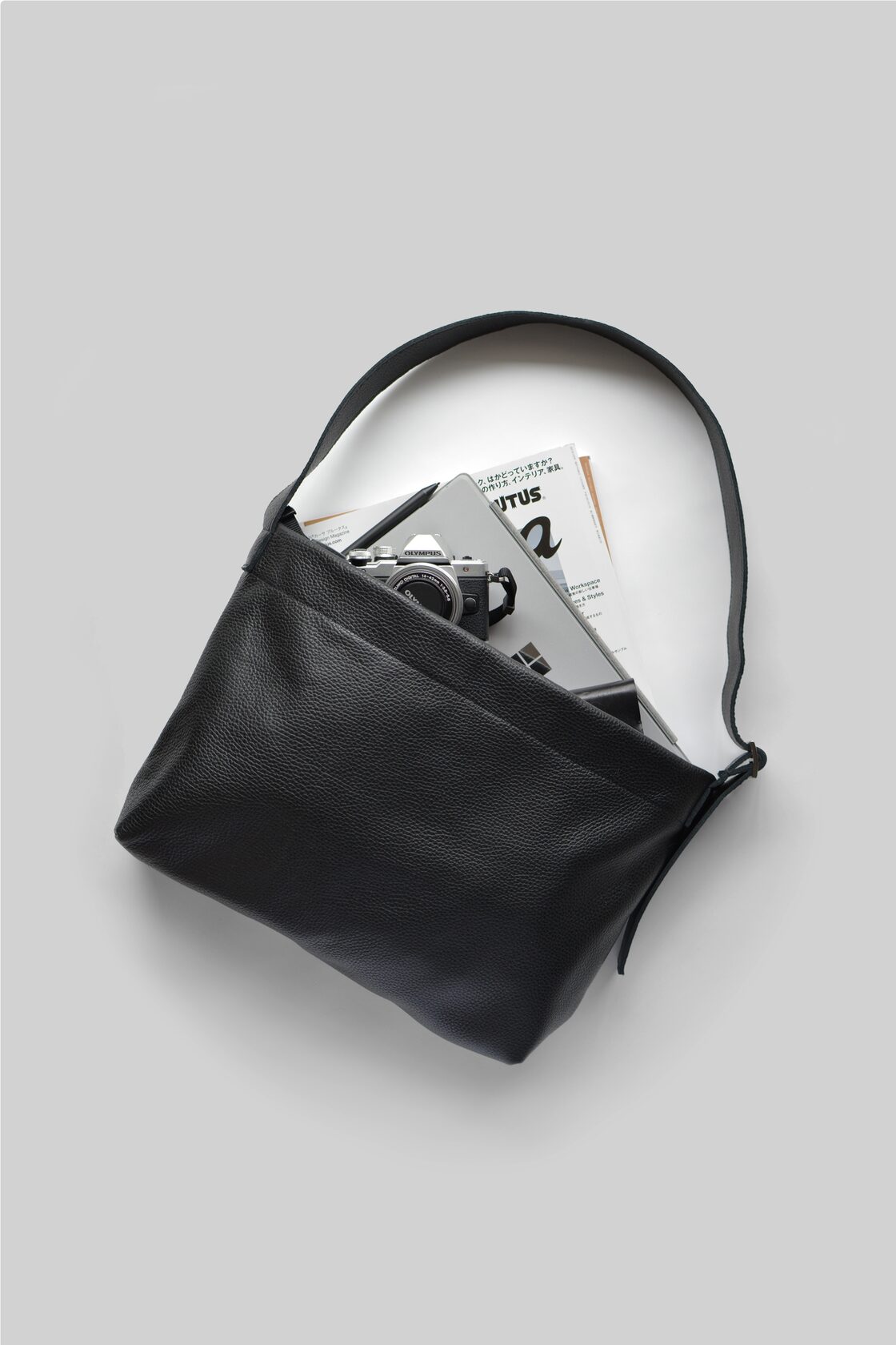 MOLVAR ] WIDE SHOULDER BAG / ワイドショルダーバッグ 一枚革仕立て
