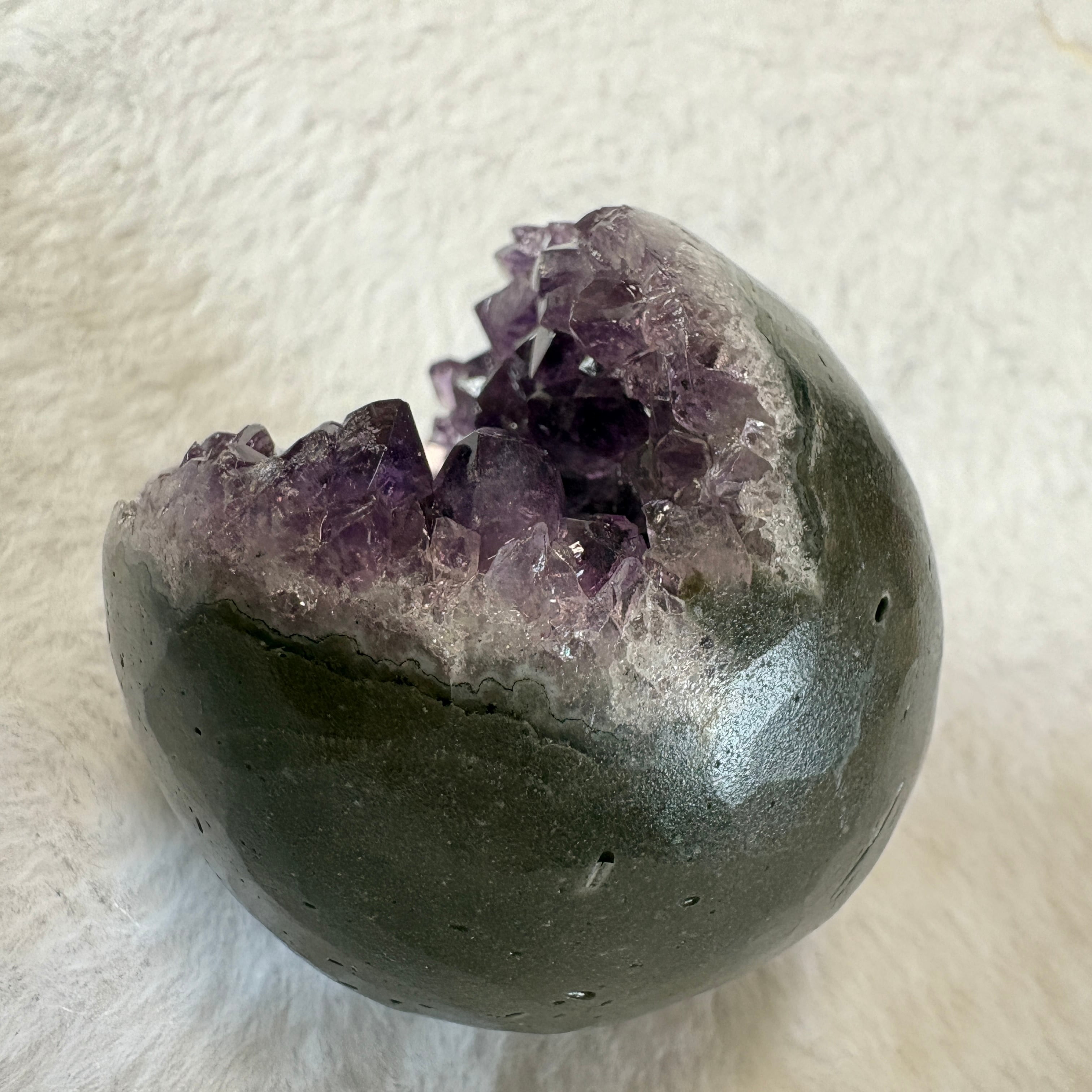 ①ウルグアイ産 アメジスト笑口（わらいぐち）直径5.0㎝｜濃紫結晶