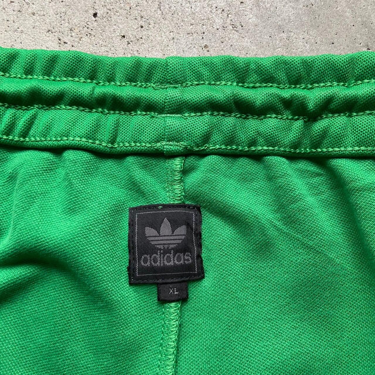 adidas アディダス サイドライン トラックパンツ ワンポイントロゴ