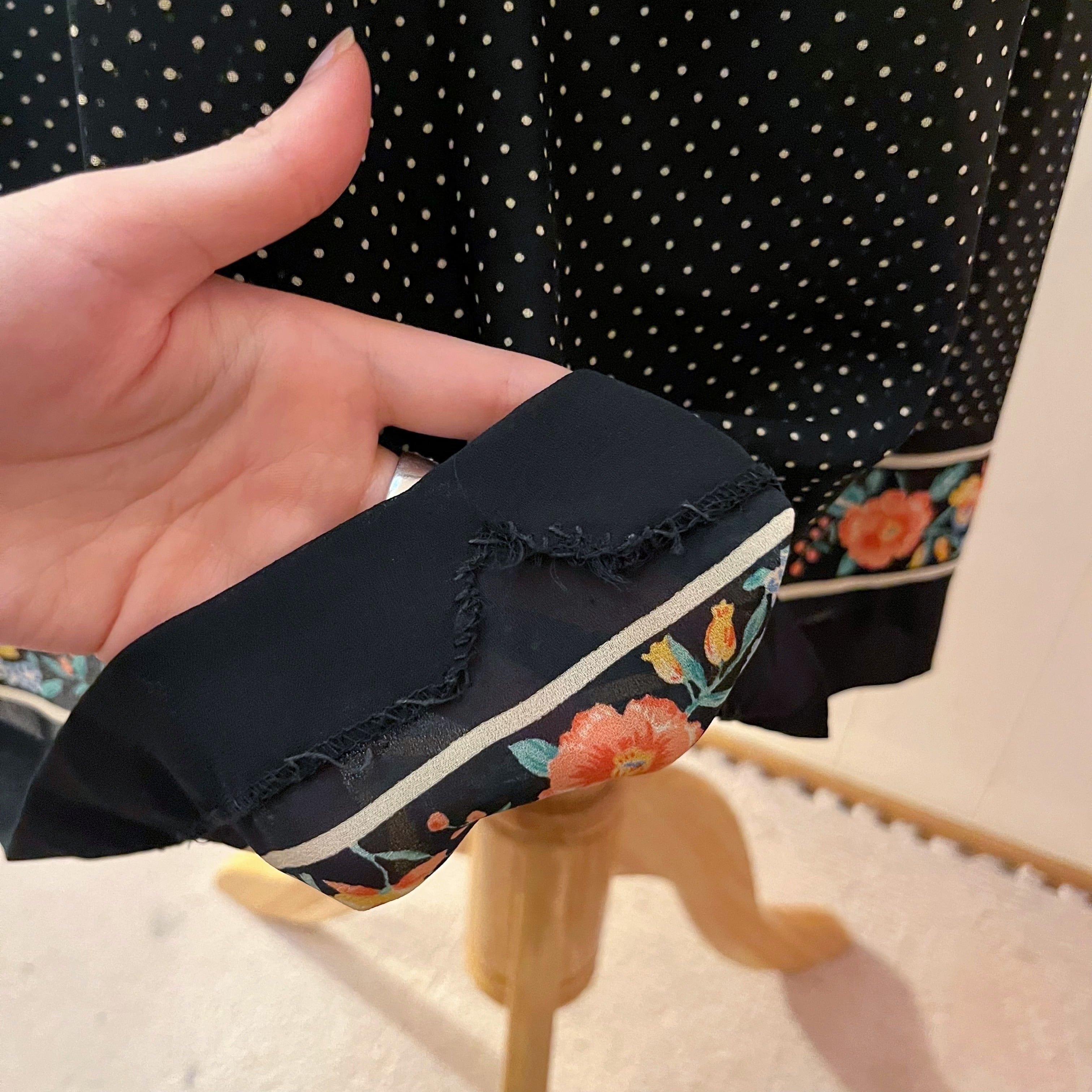 flower line black dot set up