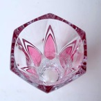 ピンクのカッティング花瓶