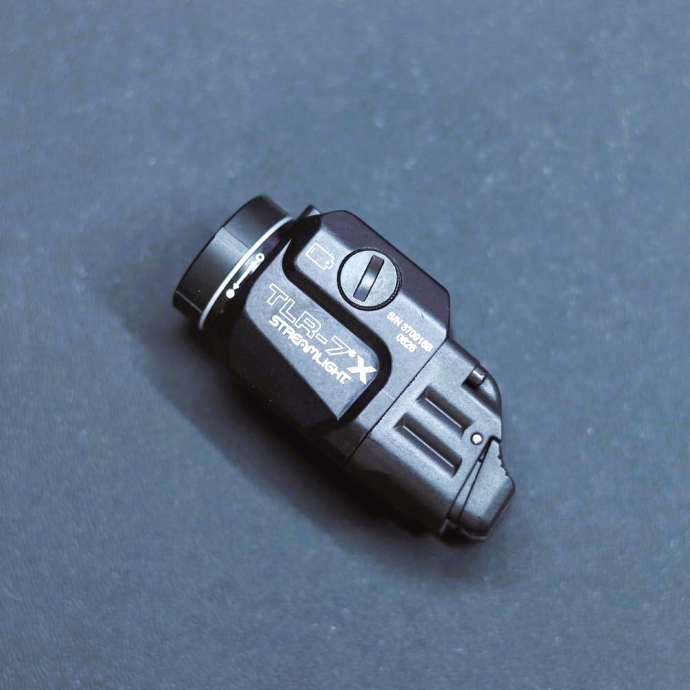 実物 Streamlight ストリームライト TLR-7X ウェポンライト 550