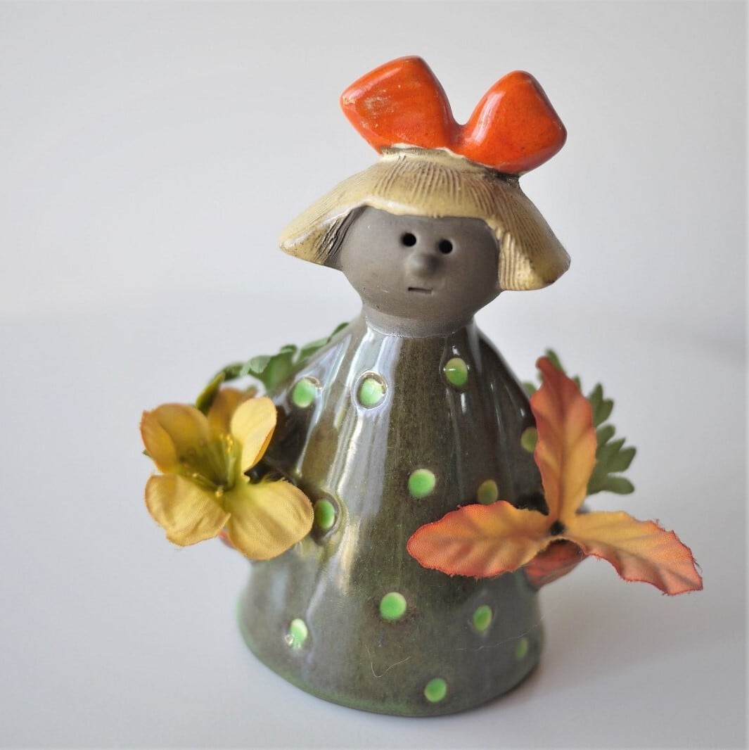 Gantofta 陶器人形 ANNIKA KIHLMAN 赤いリボンの女の子