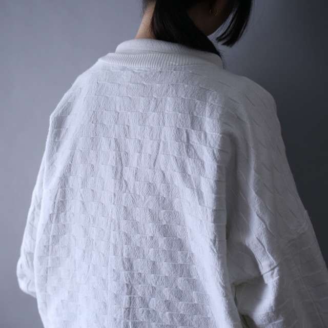 "刺繍" front design 凸凹 square fabric over silhouette pullover