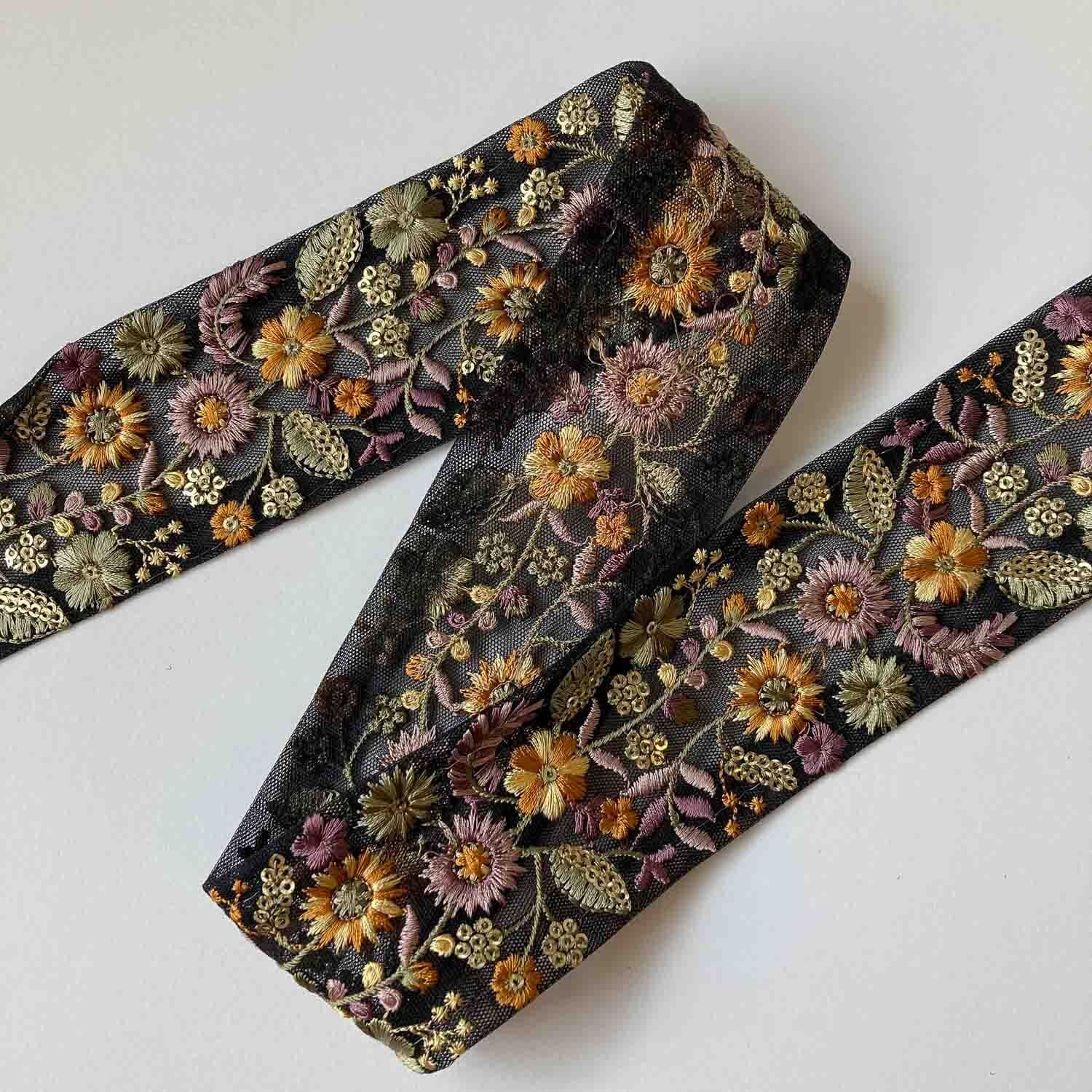 再入荷〉〈新色追加〉カラフルお花と木の実の刺繍チュールレース（50cm