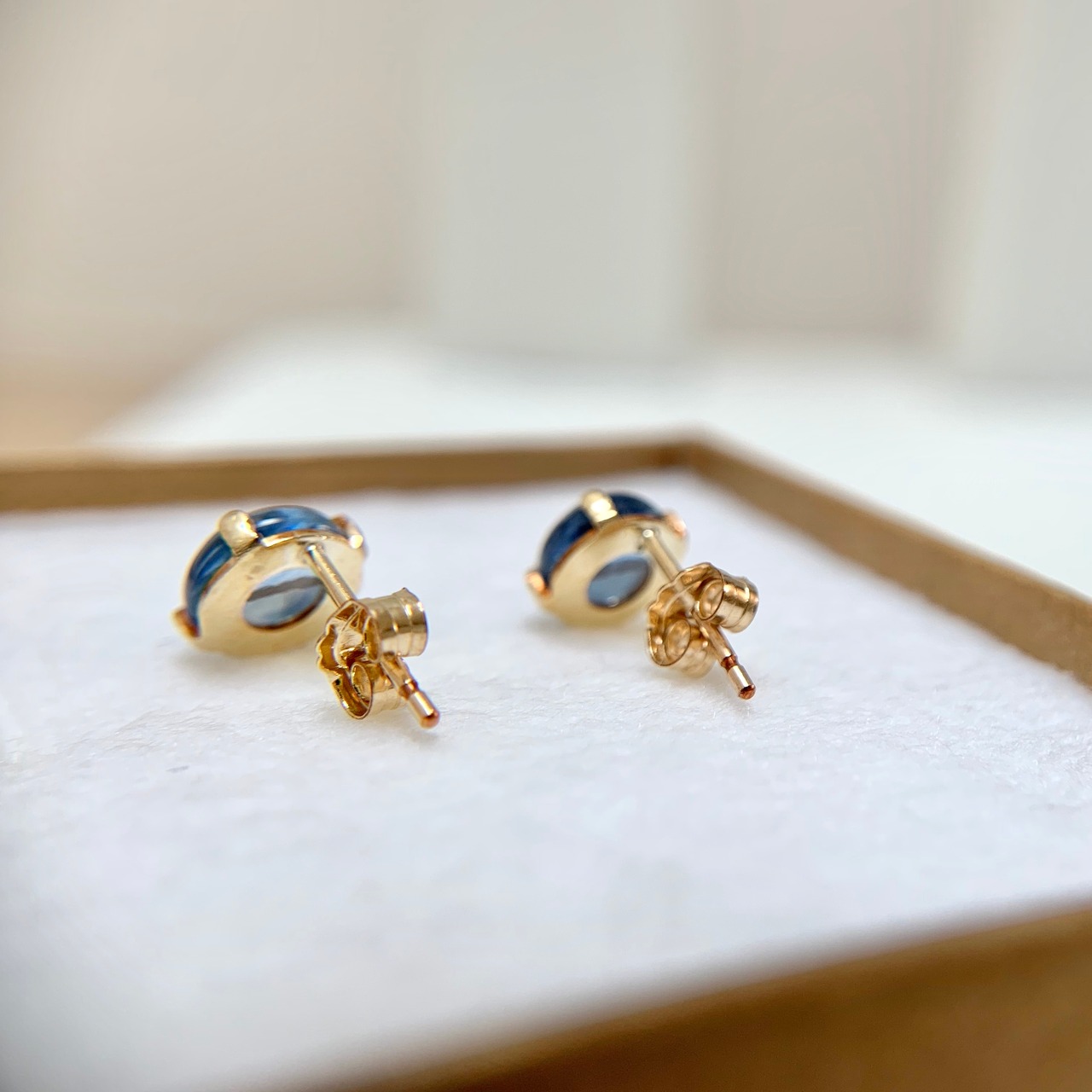 カイヤナイト カボションピアス 6mm 14kgf
