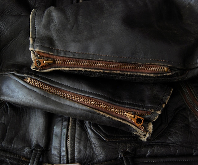 40s RANGER TYPE HORSEHIDE RIDERS 42