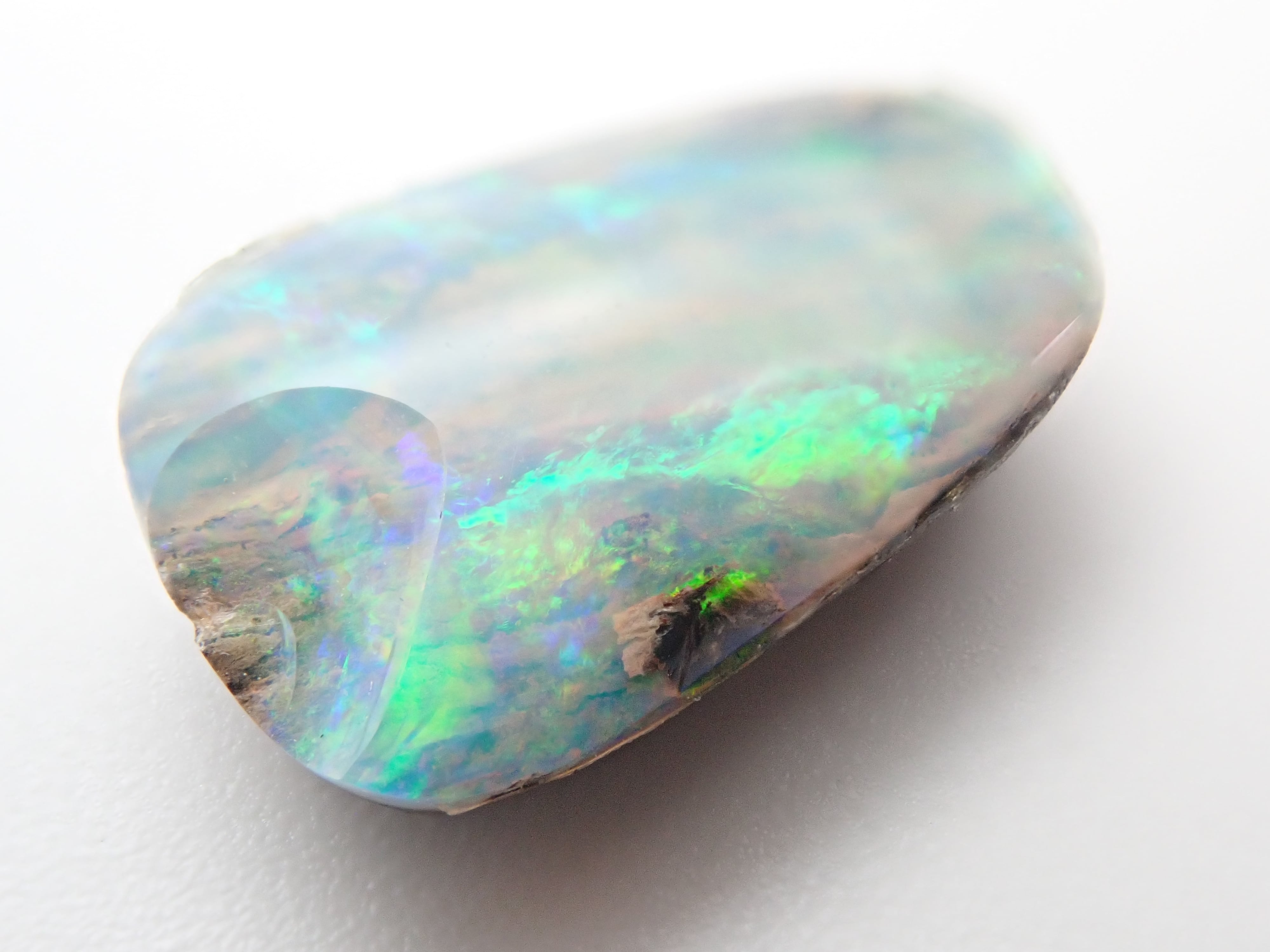 【新商品】オーストラリア産訳あり　ボルダーオパール 2.389ct