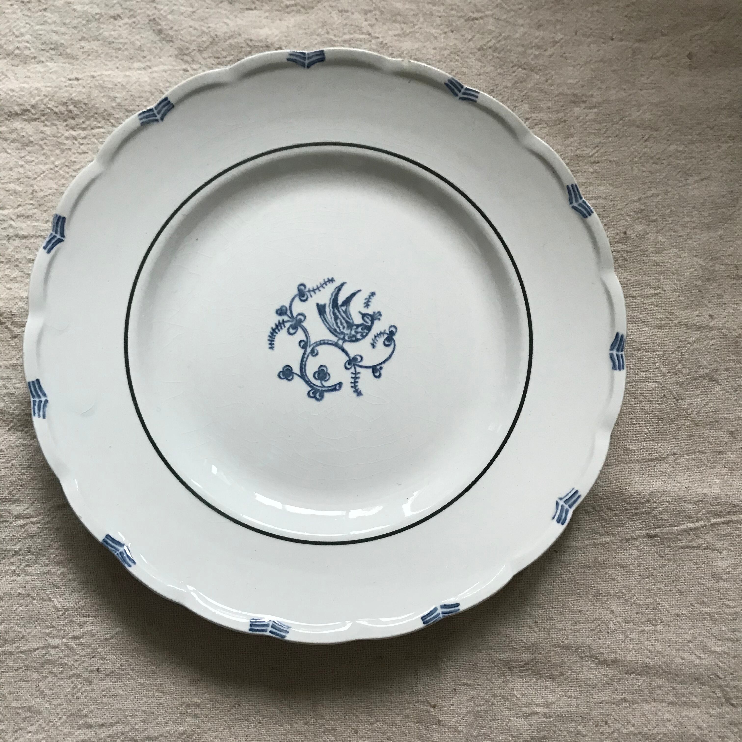 鳥模様のプレート