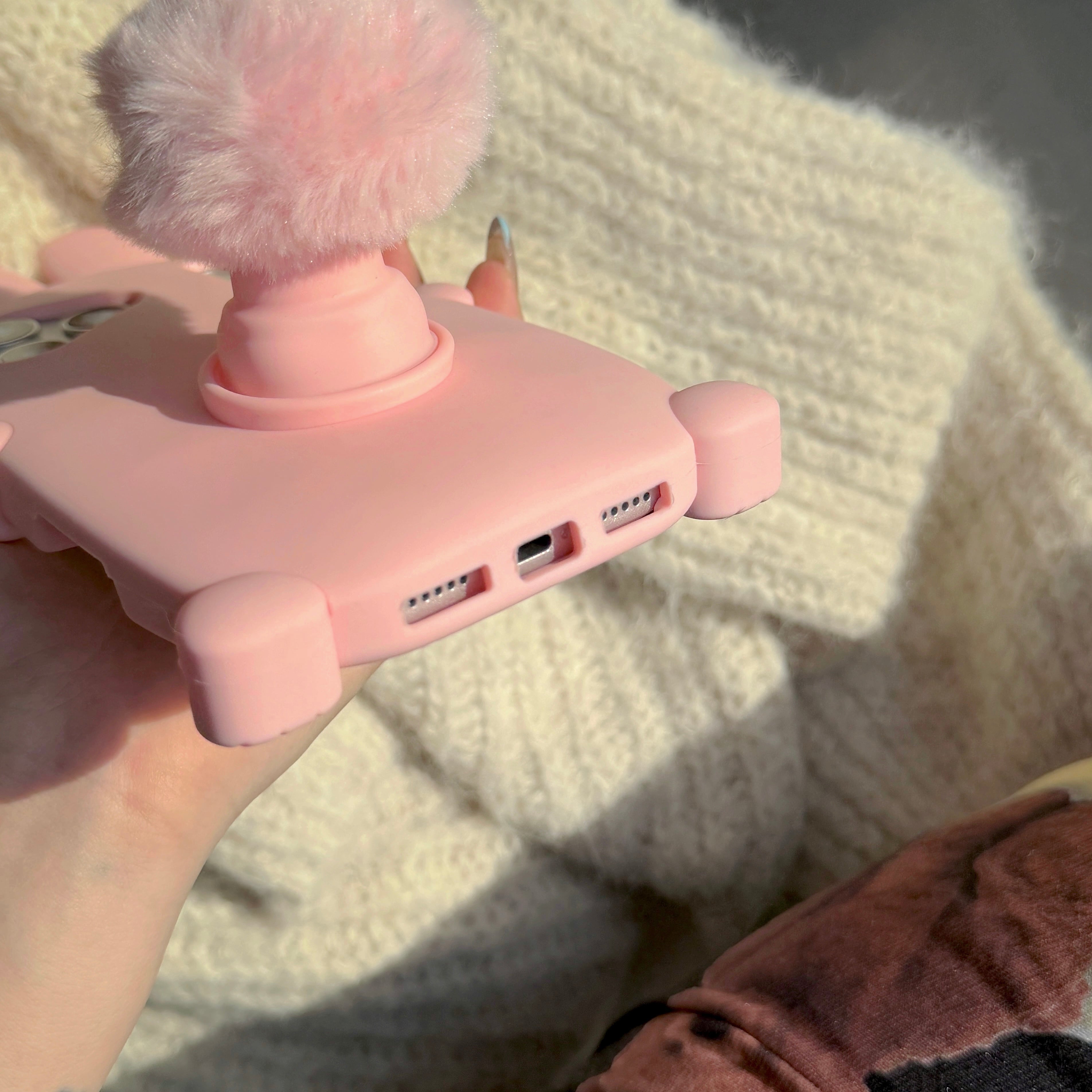 うさみみ iPhone 16 15 14 13 ケース シリコン製 可愛い うさぎ しっぽ