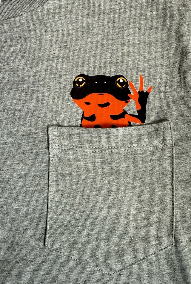 ポッケにアカハライモリ Tシャツ