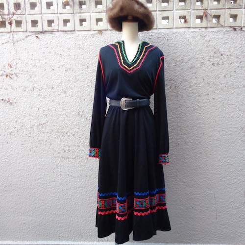 Multicolor embroidery dress/マルチカラー 刺繍 ドレス