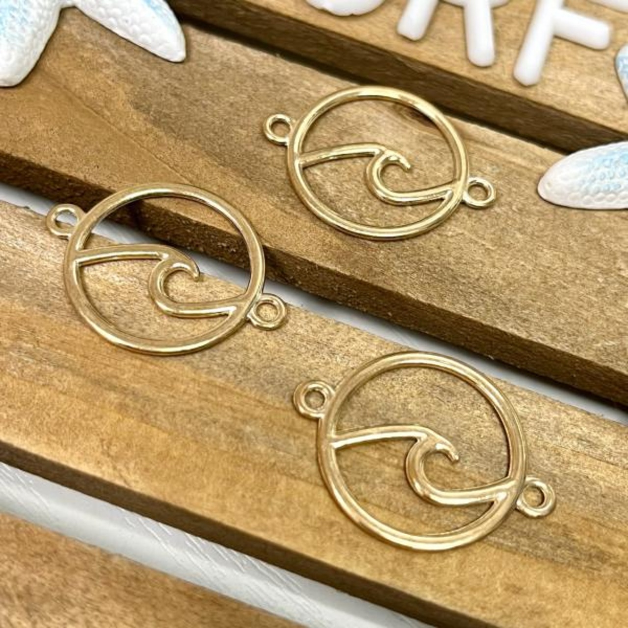 ゴールウェーブＷカン両カンコネクター /チャーム/波