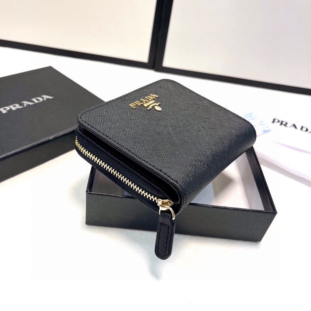 PRADA プラダ 二つ折り財布