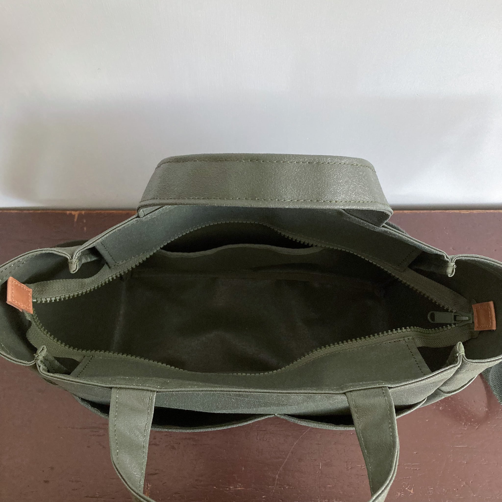 4 pockets tote 横長2way オリーブドラブ / ポリエステル帆布 | aoya