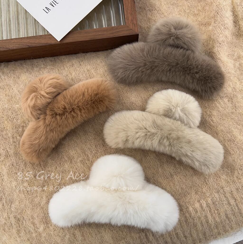 4色カラー／ファーヘアクリップ | and Smiley