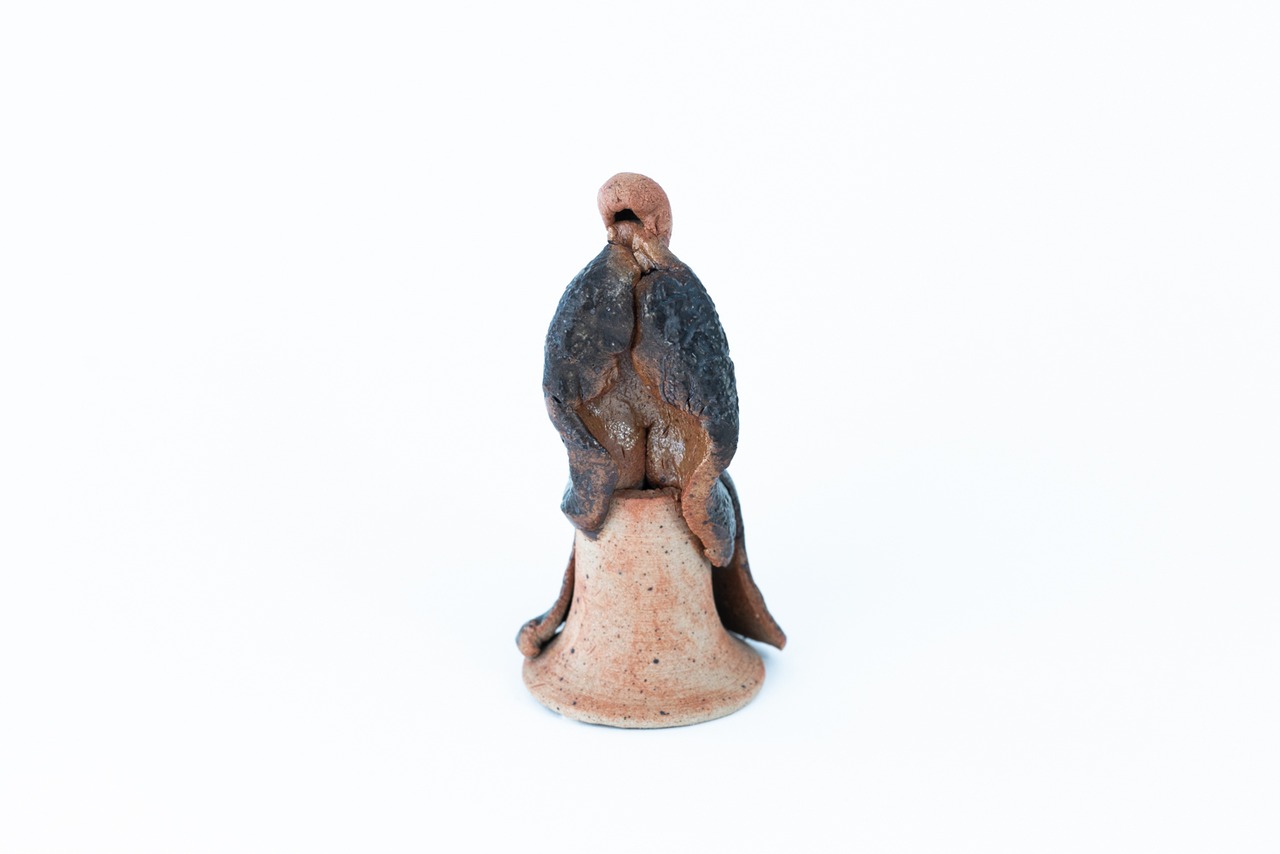 Lisa Larson | Unique Seated Fugurine