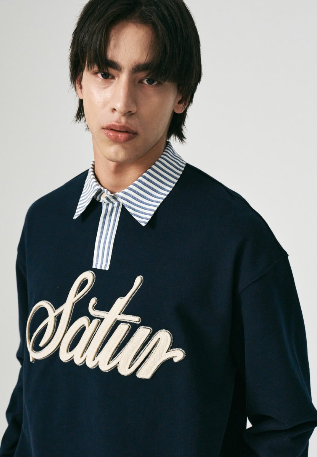 韓国の人気★ SATUR ★ APPLIQUE LOGO CUFFS SWEATSHIRTS ☆ENHYPEN ソヌ 着用！！【SATUR】Applique Logo Cuffs