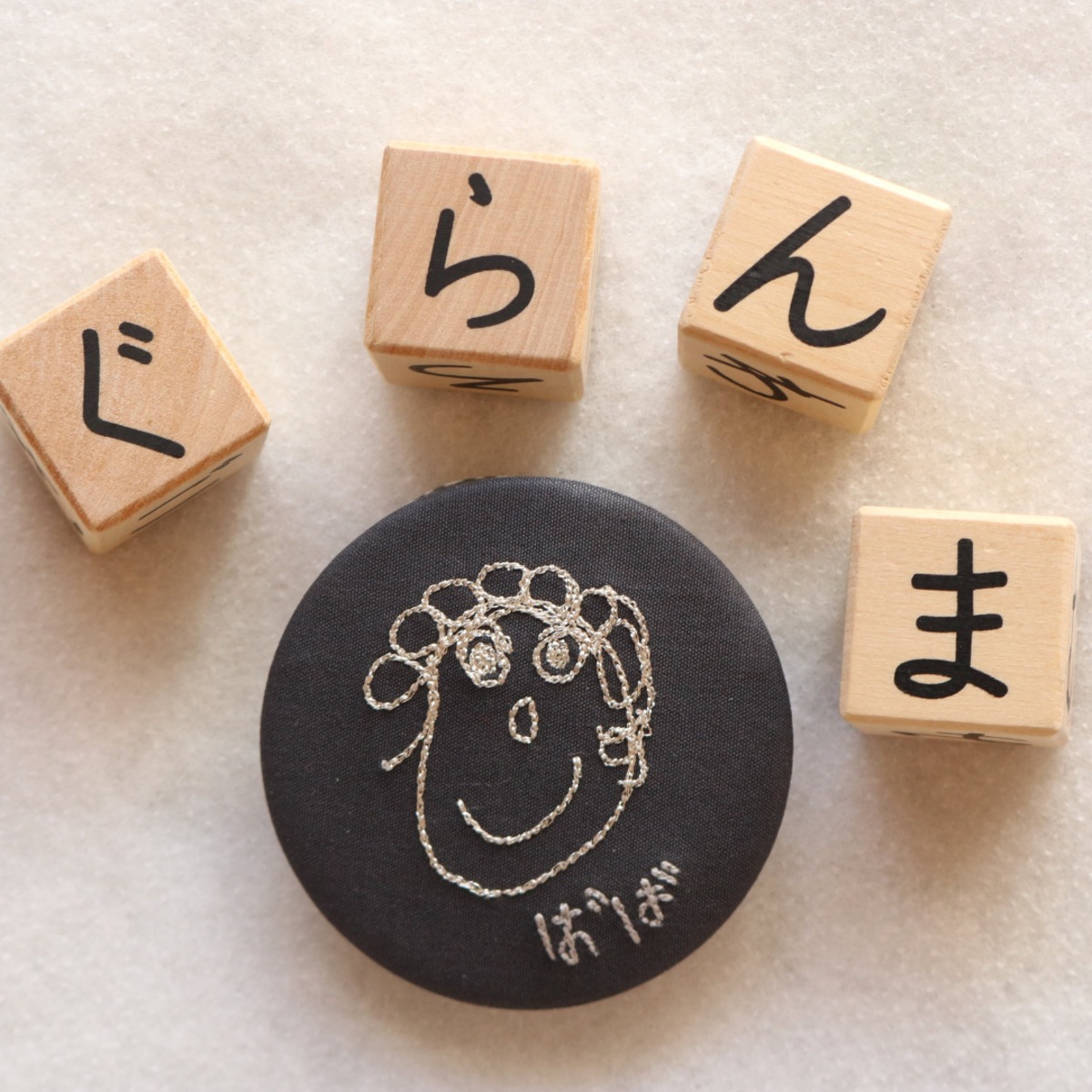 刺繍イラスト手鏡 | moncoeur モンクール