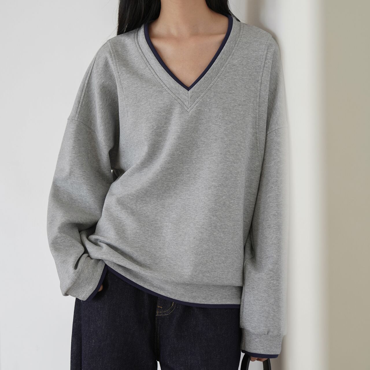 Vネックパイピングカラースウェット a0274